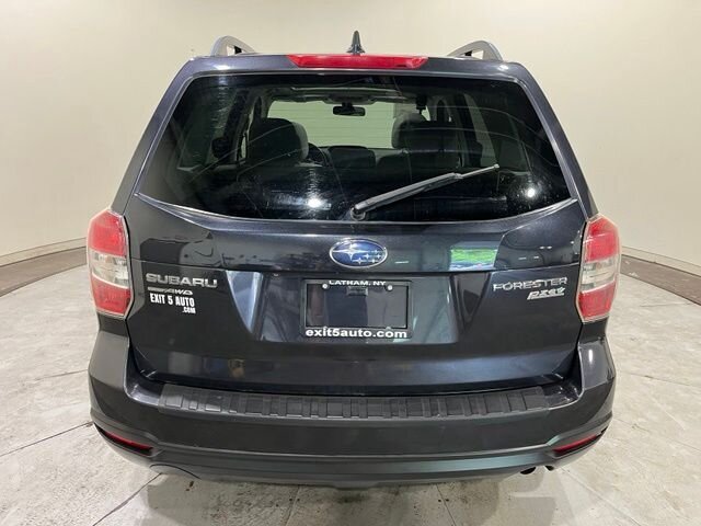 
 2016 Subaru Forester 2.5i Premium full									