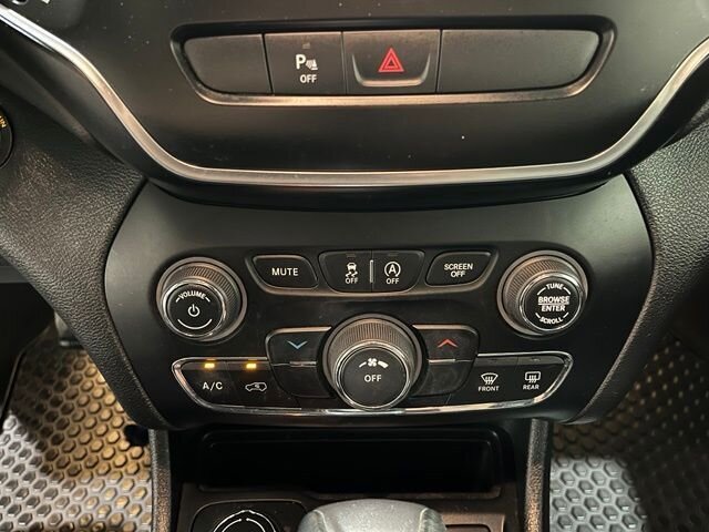 
 2019 Jeep Cherokee Latitude Plus full									