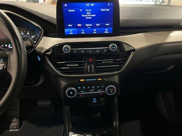 
 2020 Ford Escape SE full									