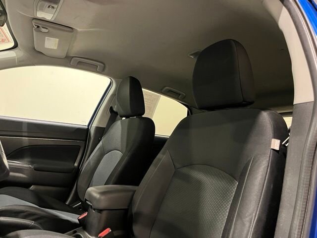 
 2015 Mitsubishi Outlander Sport ES full									