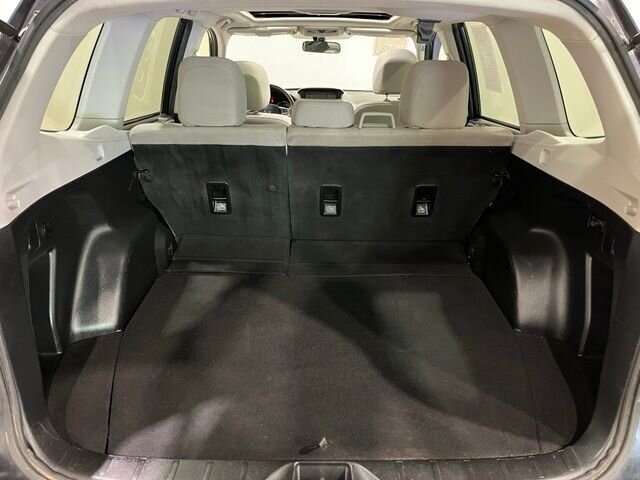
 2016 Subaru Forester 2.5i Premium full									