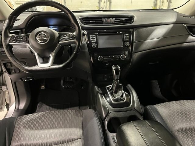 
 2017 Nissan Rogue SV full									