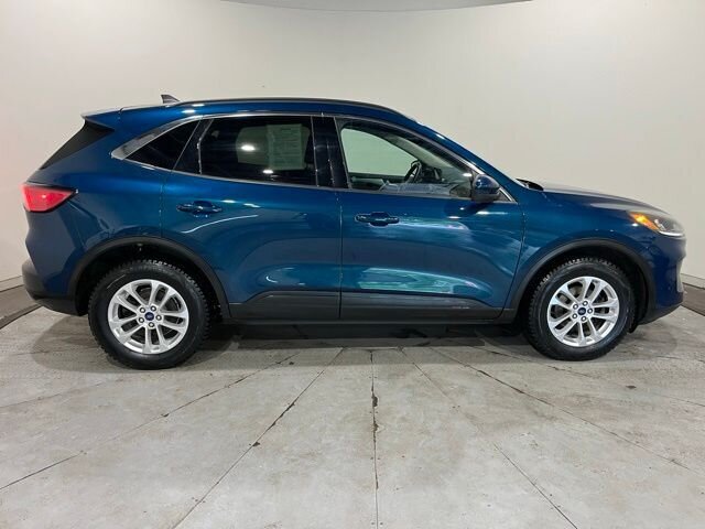 
 2020 Ford Escape SE full									