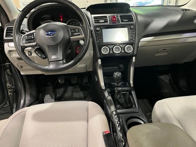 
 2016 Subaru Forester 2.5i Premium full									