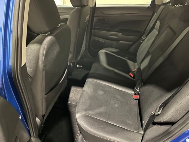 
 2015 Mitsubishi Outlander Sport ES full									