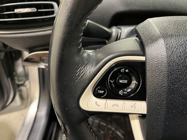 
 2016 Toyota Prius Four full									