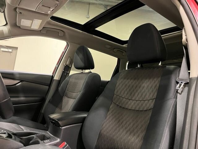 
 2018 Nissan Rogue SV full									