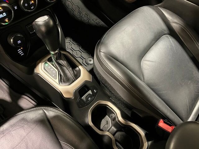 
 2016 Jeep Renegade Limited full									