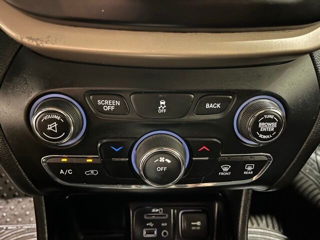 
 2016 Jeep Cherokee Latitude full									