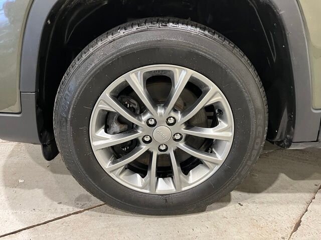 
 2019 Jeep Cherokee Latitude Plus full									