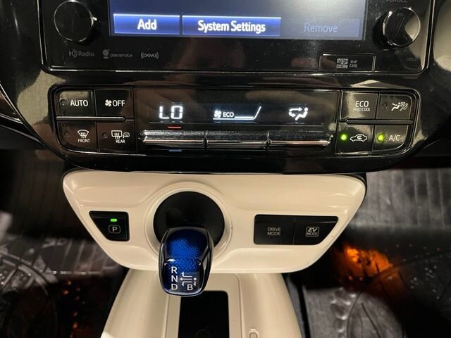 
 2016 Toyota Prius Four full									