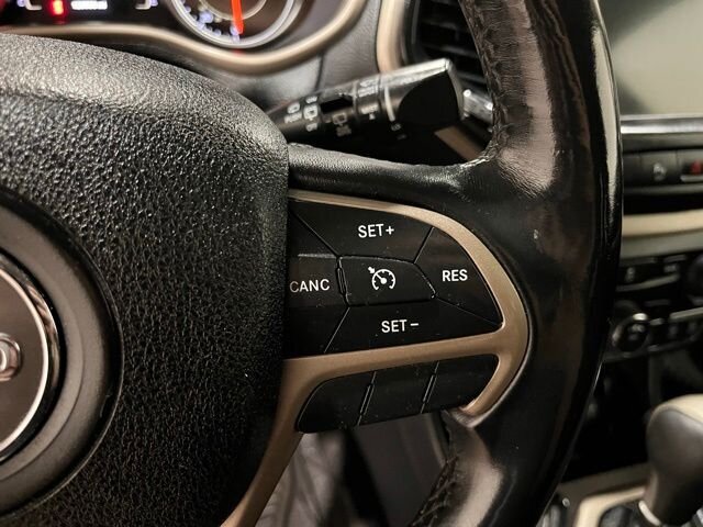 
 2016 Jeep Cherokee Latitude full									