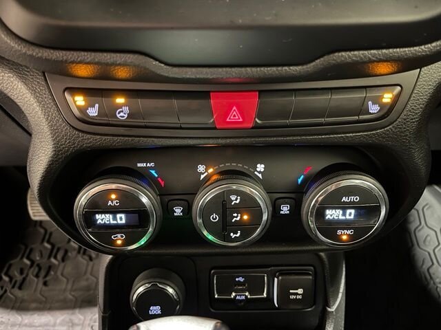 
 2016 Jeep Renegade Limited full									