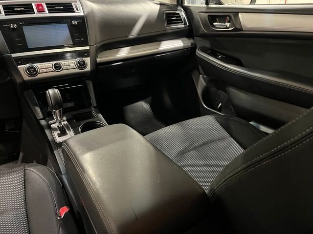 
 2015 Subaru Outback 2.5i Premium full									