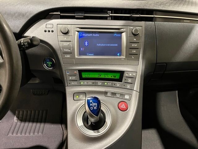 
 2013 Toyota Prius Two full									