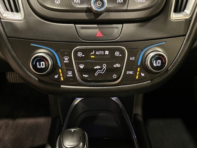 
 2017 Chevrolet Malibu Hybrid full									