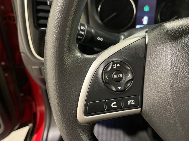 
 2019 Mitsubishi Outlander ES full									