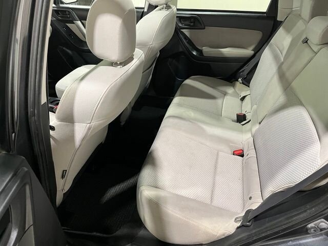 
 2016 Subaru Forester 2.5i Premium full									