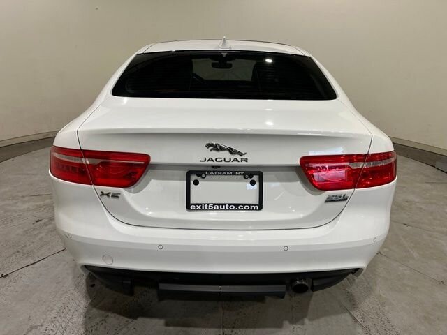 
 2019 Jaguar XE 25t Premium full									