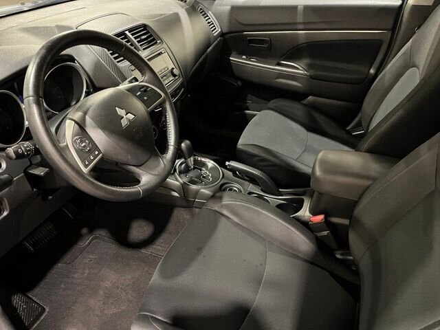 
 2015 Mitsubishi Outlander Sport ES full									