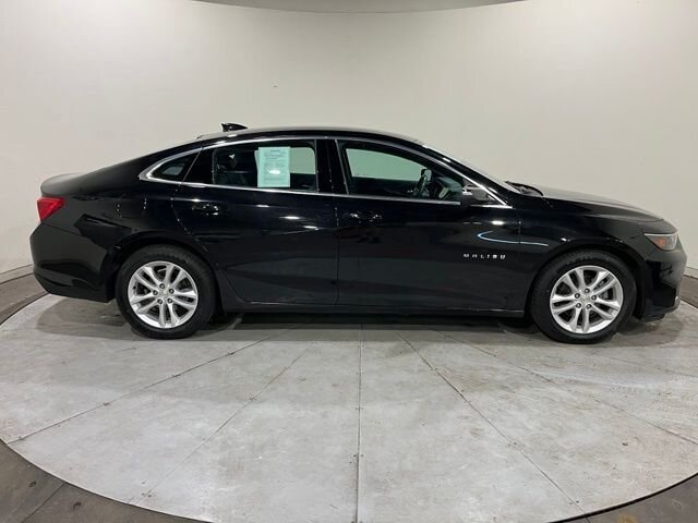 
 2017 Chevrolet Malibu Hybrid full									