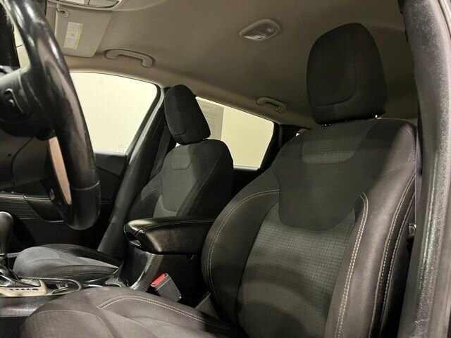 
 2016 Jeep Cherokee Latitude full									