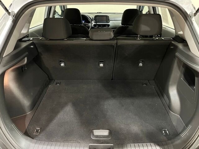 
 2021 Hyundai KONA SE full									
