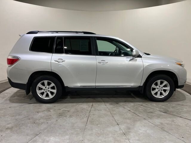 
 2013 Toyota Highlander SE full									
