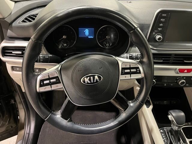 
 2020 Kia Telluride S full									
