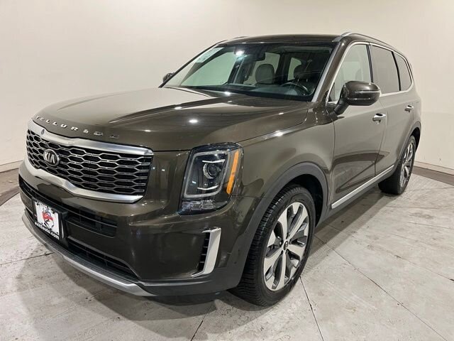 
 2020 Kia Telluride S full									