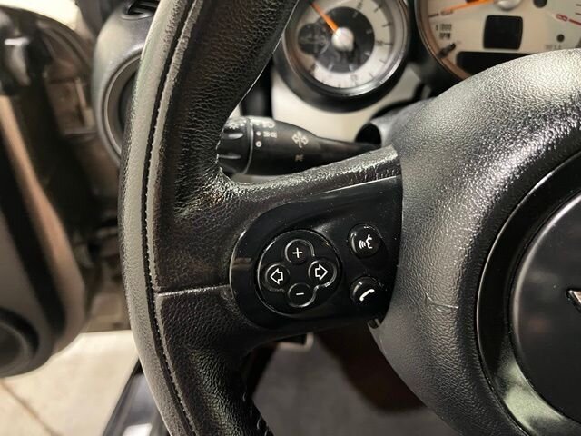 
 2012 MINI Cooper Convertible Base full									