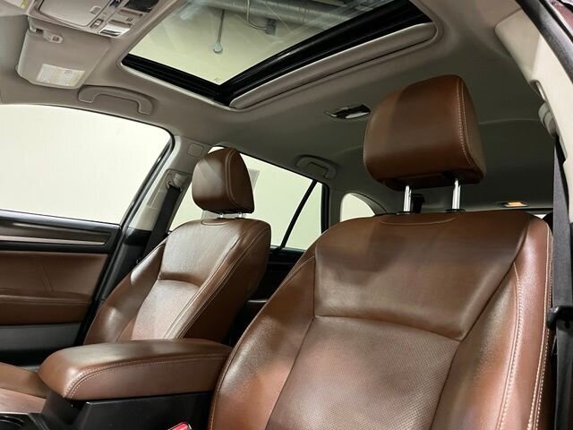 
 2017 Subaru Outback 3.6R Touring full									