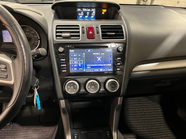 
 2016 Subaru Forester 2.5i Premium full									