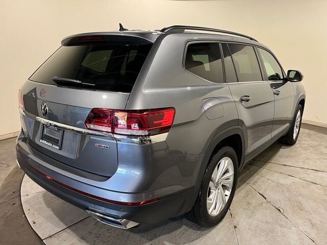 
 2021 Volkswagen Atlas 3.6L V6 SE w/Technology full									