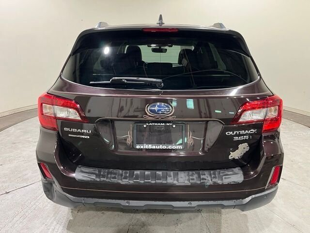 
 2017 Subaru Outback 3.6R Touring full									