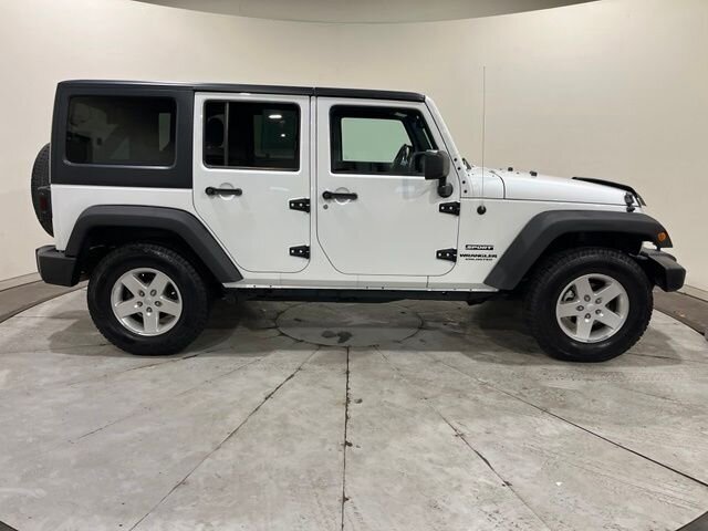 
 2016 Jeep Wrangler Unlimited Sport full									