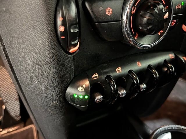 
 2012 MINI Cooper Convertible Base full									