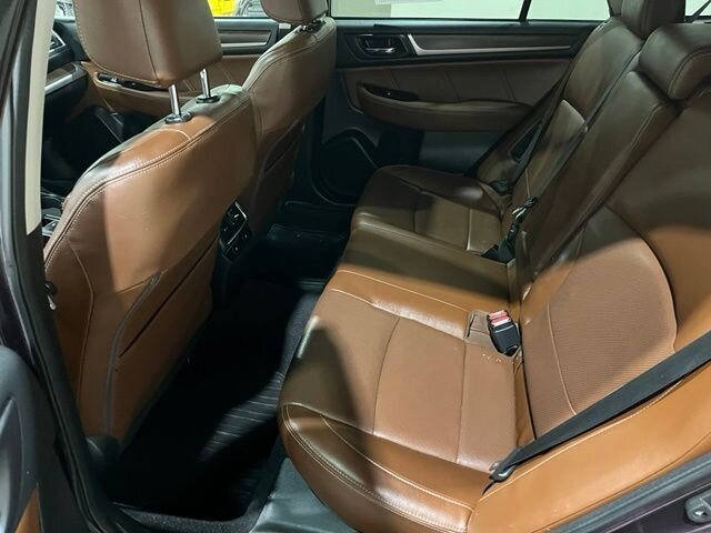 
 2017 Subaru Outback 3.6R Touring full									