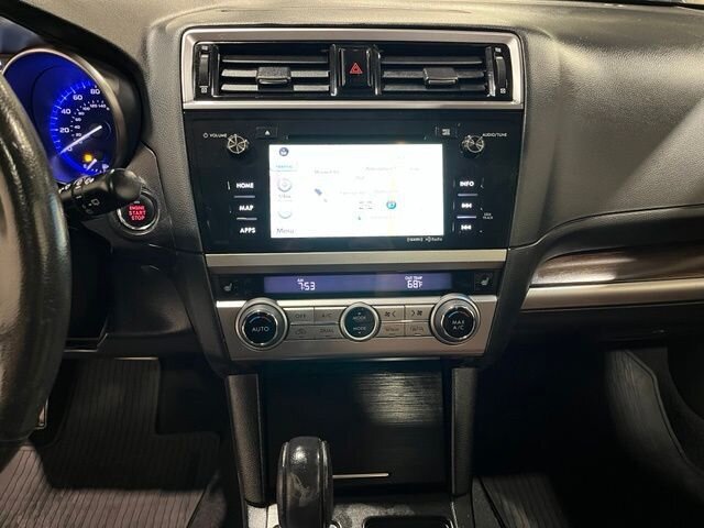 
 2017 Subaru Outback 3.6R Touring full									