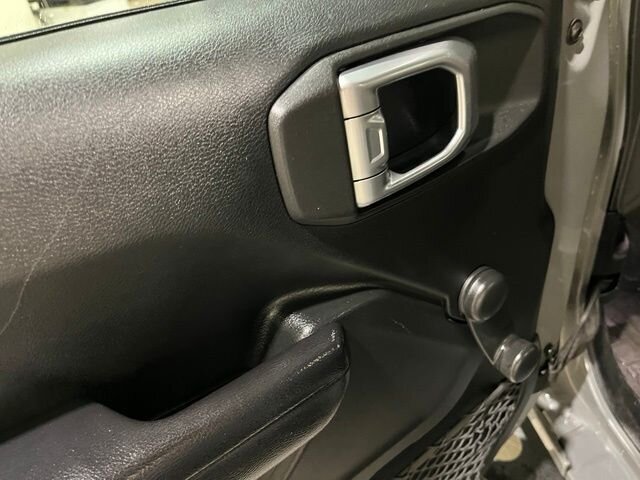 
 2019 Jeep Wrangler Sport full									