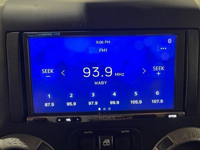 
 2016 Jeep Wrangler Unlimited Sport full									