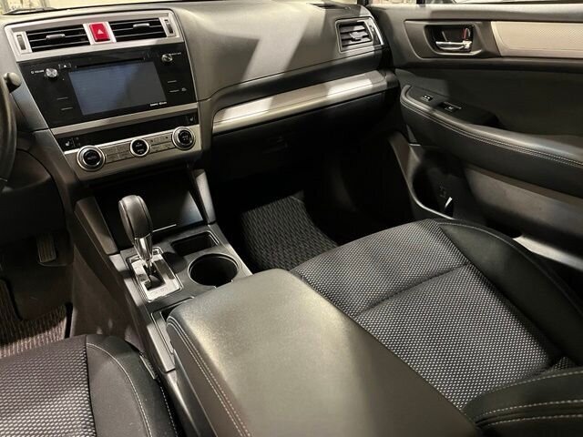 
 2017 Subaru Outback 2.5i Premium full									