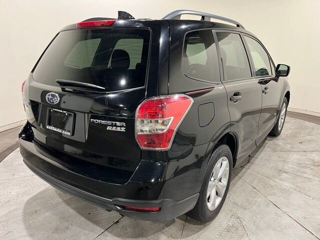 
 2016 Subaru Forester 2.5i Premium full									