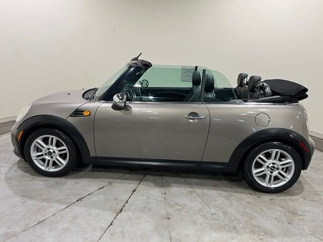
 2012 MINI Cooper Convertible Base full									
