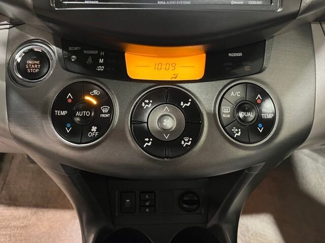 
 2012 Toyota RAV4 Limited full									