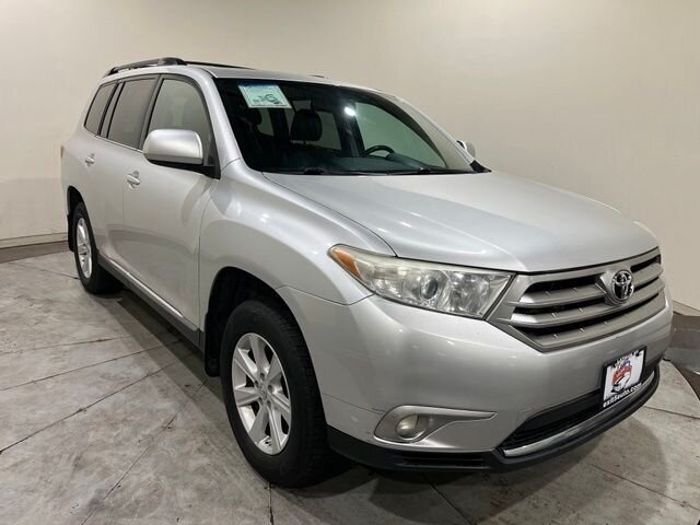 
 2013 Toyota Highlander SE full									