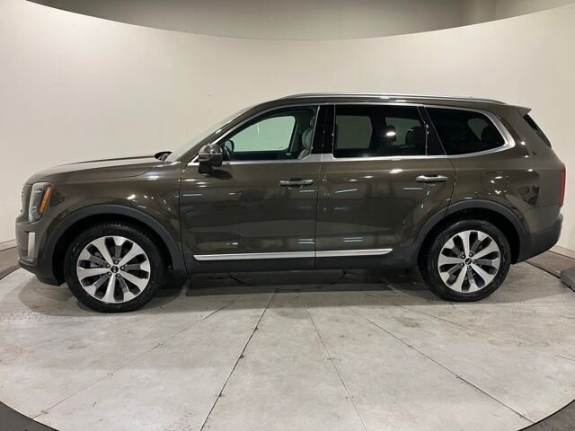 
 2020 Kia Telluride S full									
