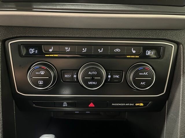 
 2021 Volkswagen Atlas 3.6L V6 SE w/Technology full									