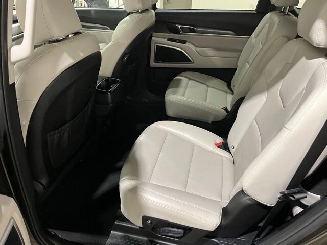 
 2020 Kia Telluride S full									