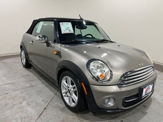 
 2012 MINI Cooper Convertible Base full									